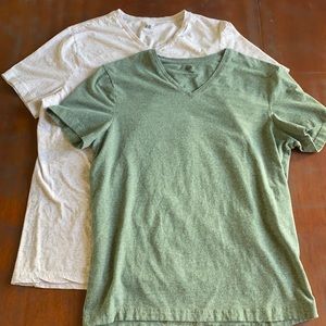 H&M men’s T-shirts. Size L.